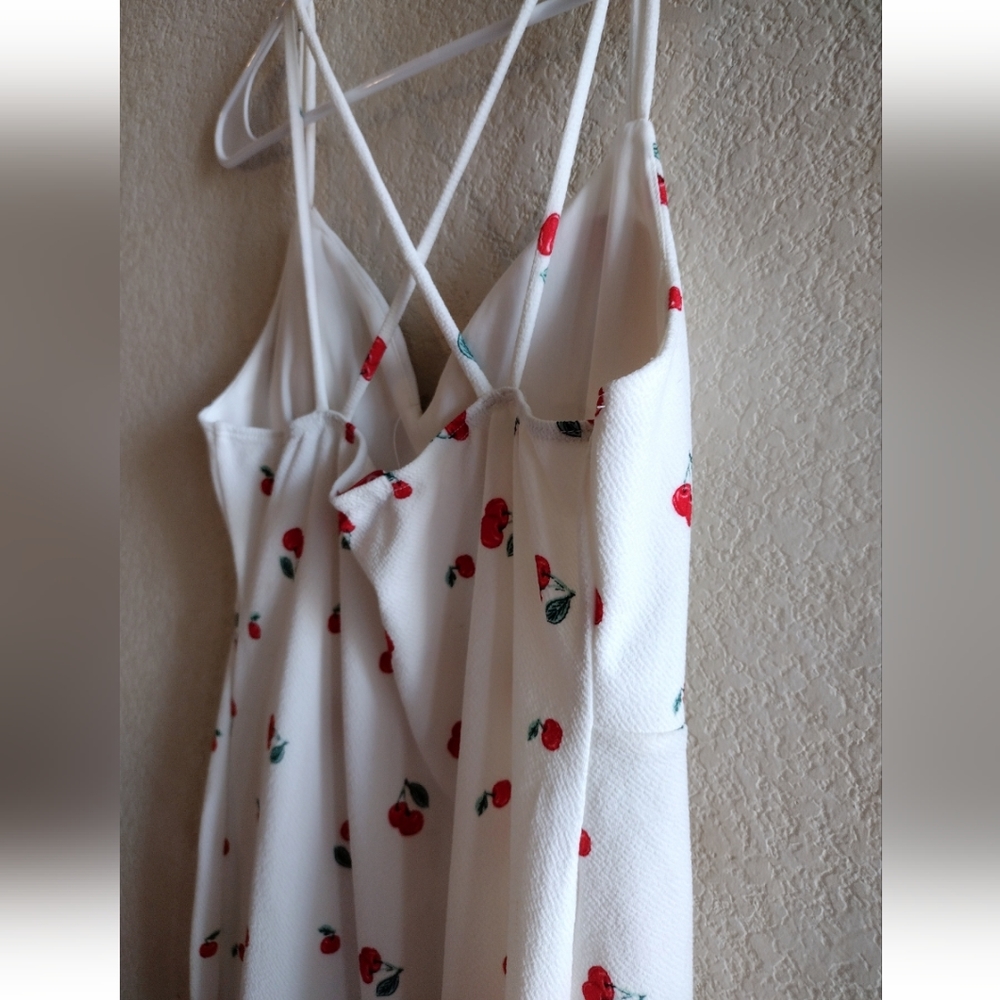 White Cherry Dress Size Large New - Picture 11 of 17